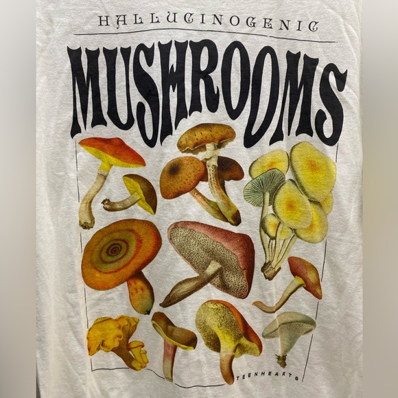 Teen Hearts Hallucinogenic Mushrooms Ivory Color Men’s Short Sleeve Size Medium - Picture 6 of 13